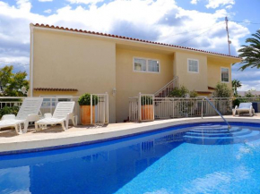 Гостиница Holiday Home B&B  Кальпе